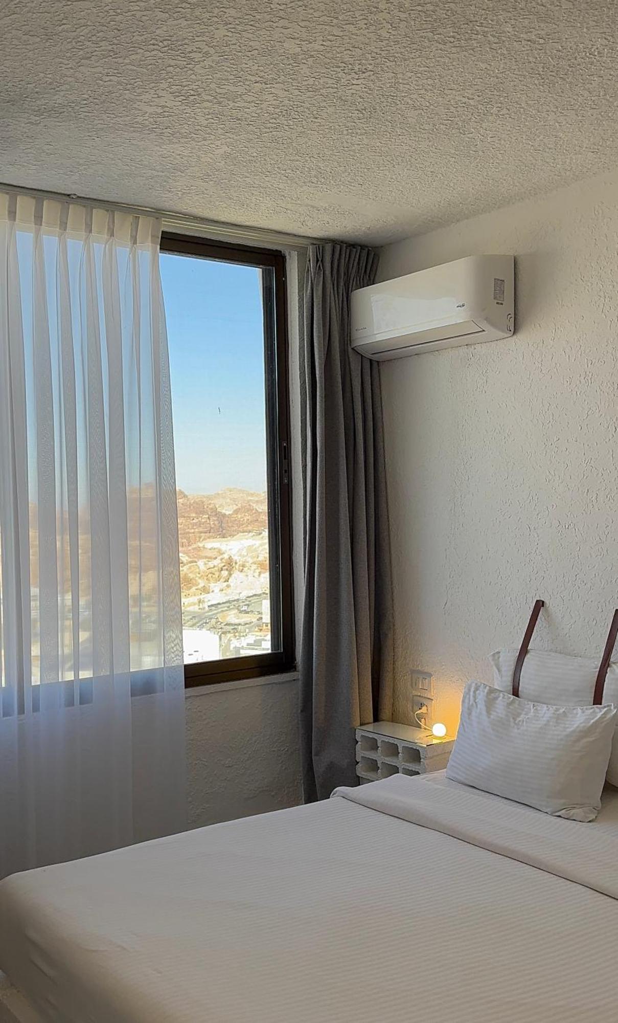 Nomads Hotel Petra Wadi Musa Exterior foto